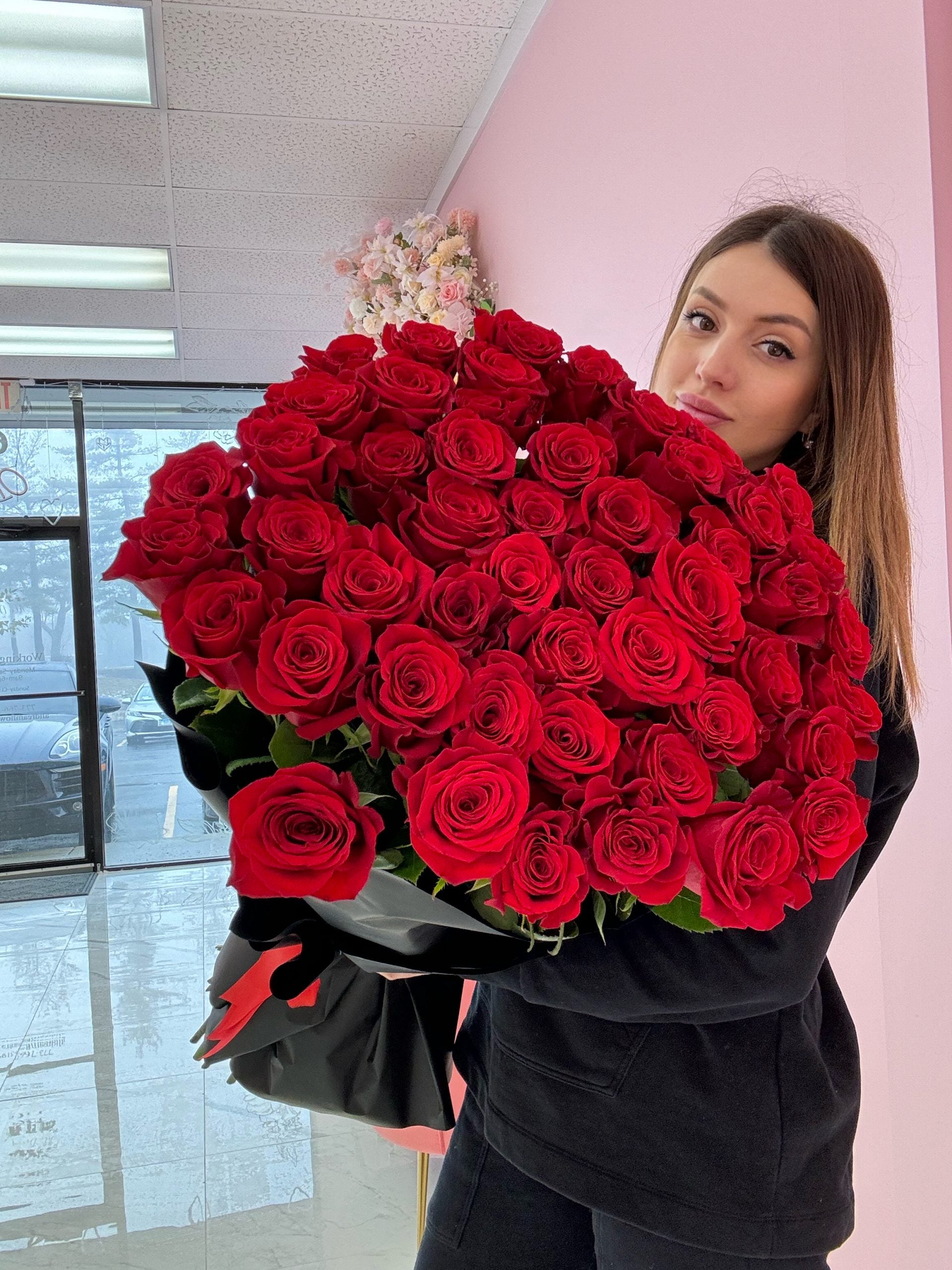 Queen Reds #80 – Ali Dream Flowers