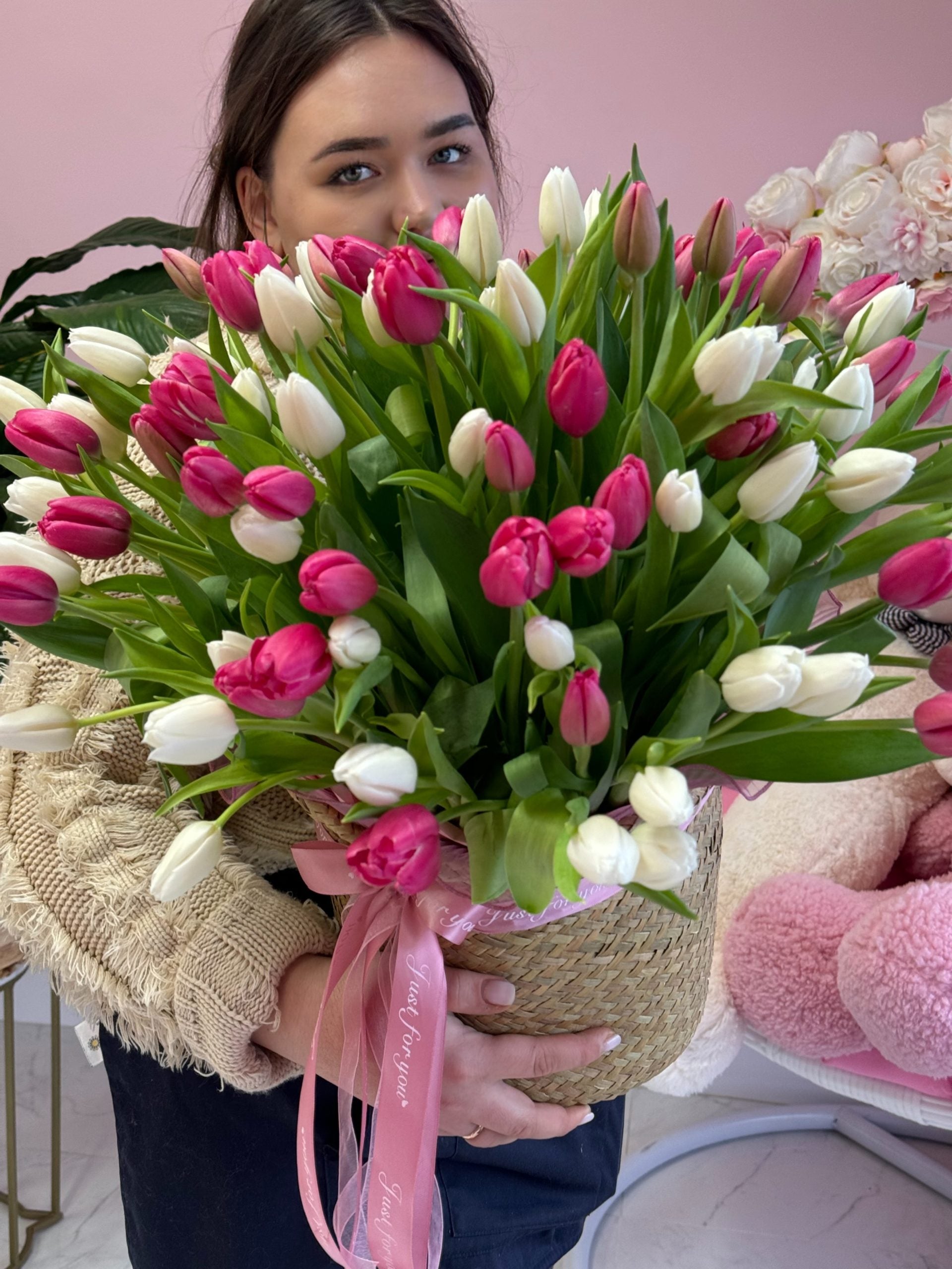 100 Mix Tulips in a basket #57 image 3