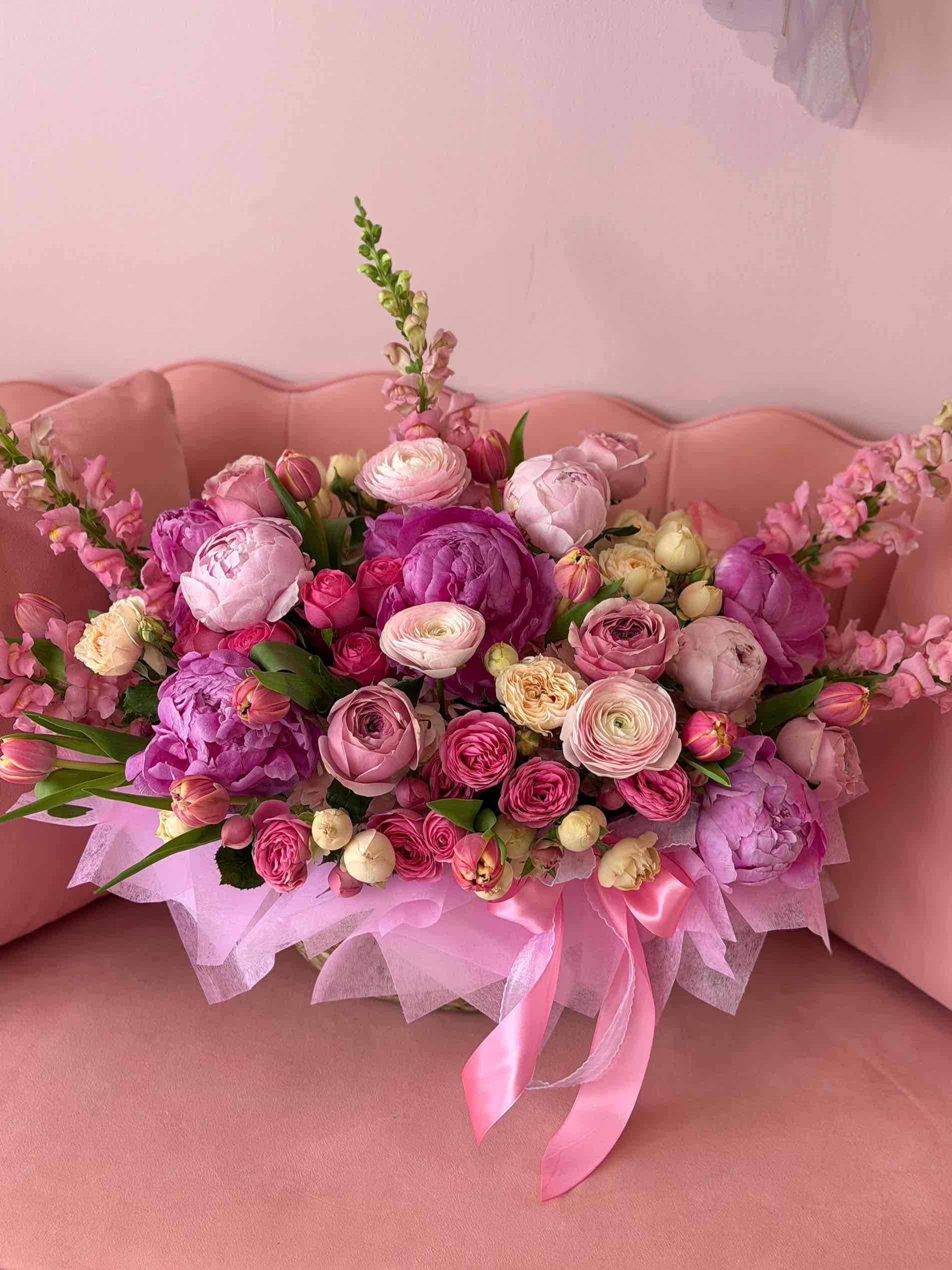 Blushing Garden Luxury Basket