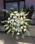 White & Blue Spray