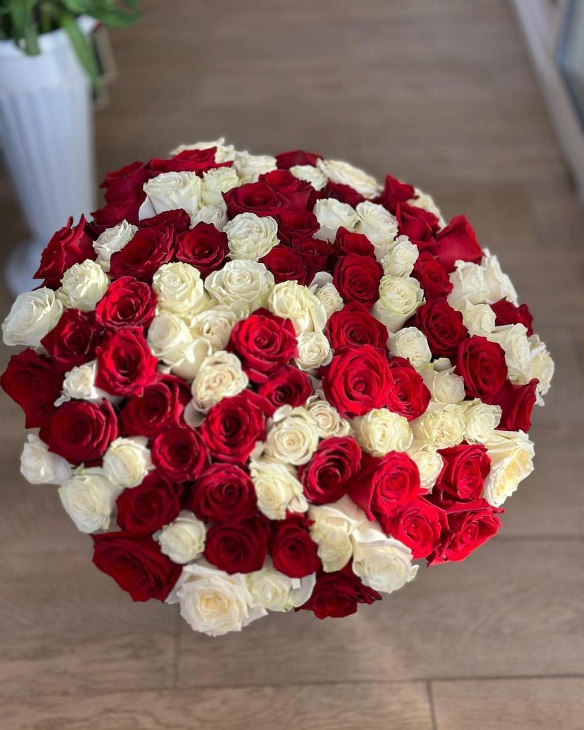 White &amp; Red Premium Rose Bouquet