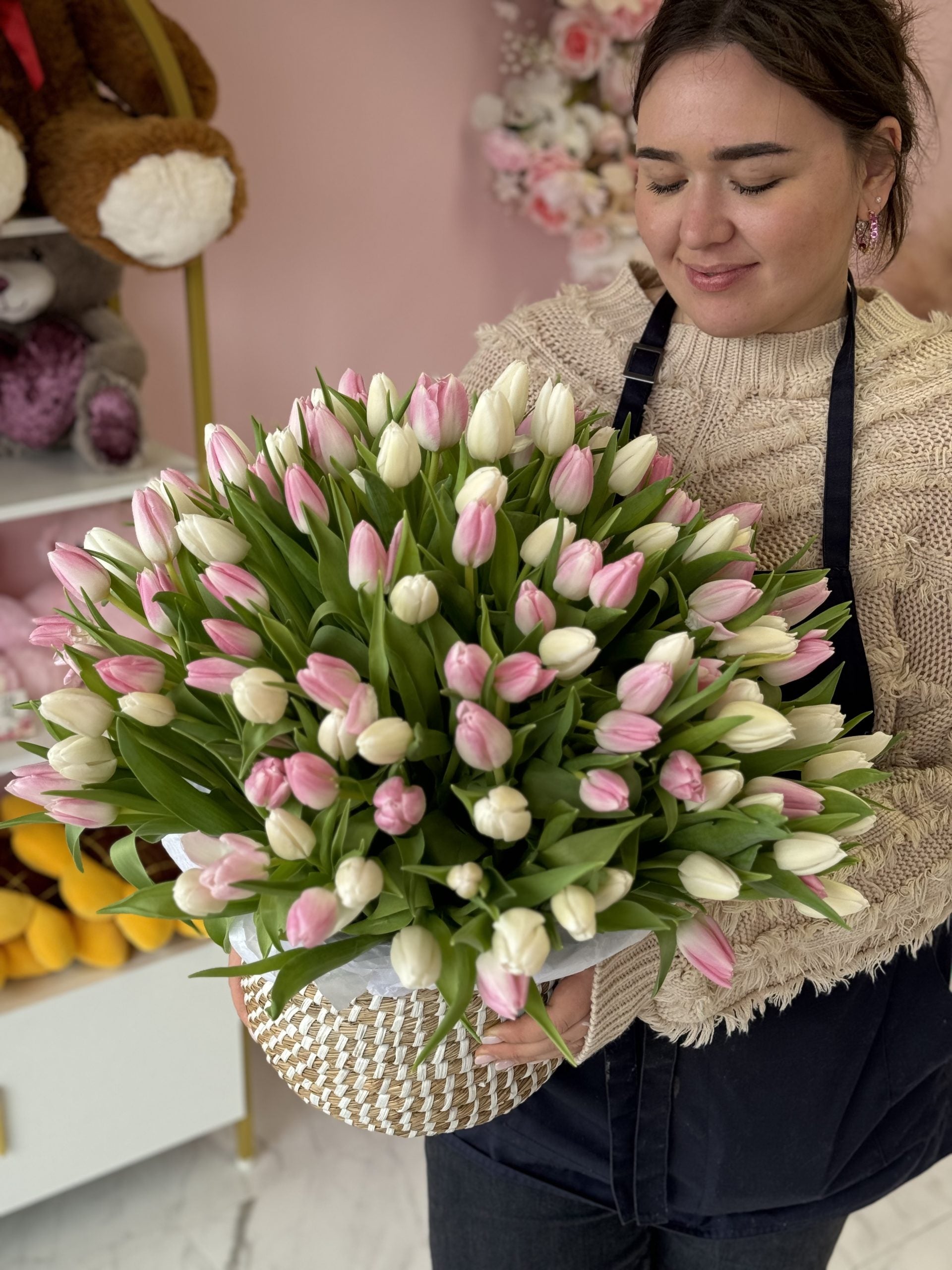 150 Mix Tulips in a basket #48 image 3